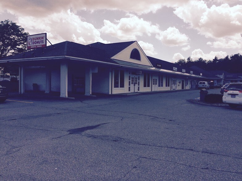 More Photos Of 733 Turnpike St, North Andover Unknown For Lease