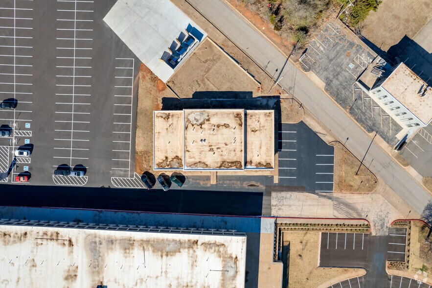 More Photos Of 416 NE 46th St, Oklahoma City Office For Lease