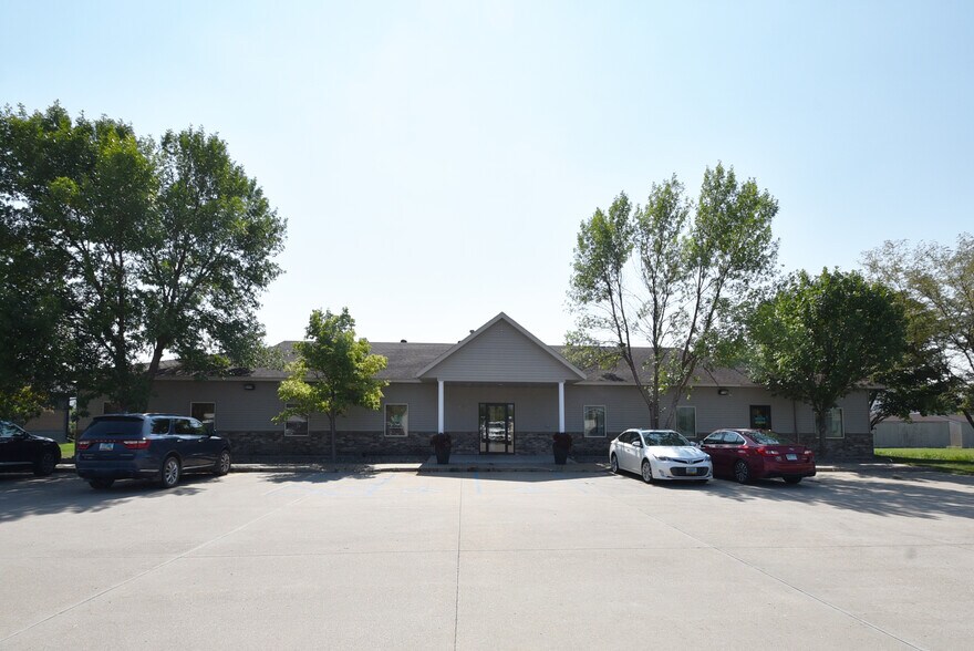Primary Photo Of 1644 Tom Williams Dr, Fargo Office For Lease