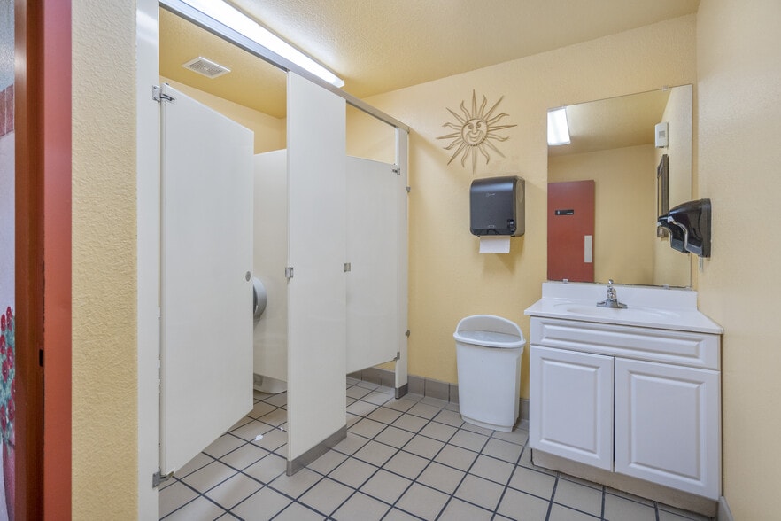 More Photos Of 6605 Hwy 54, Osage Beach Restaurant For Sale