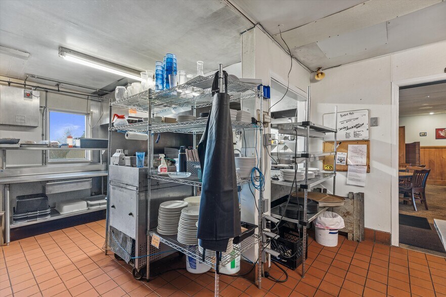 More Photos Of N8240 County Hwy E, Watertown Bar For Sale