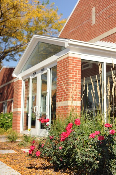 More Photos Of 1900 USG Dr, Libertyville Office For Sale