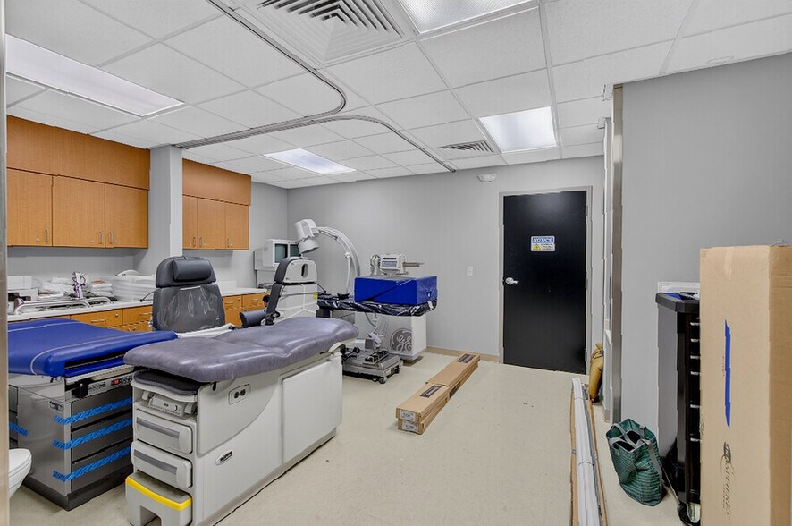 More Photos Of 1930 Charlie Hall Blvd, Charleston Medical For Lease