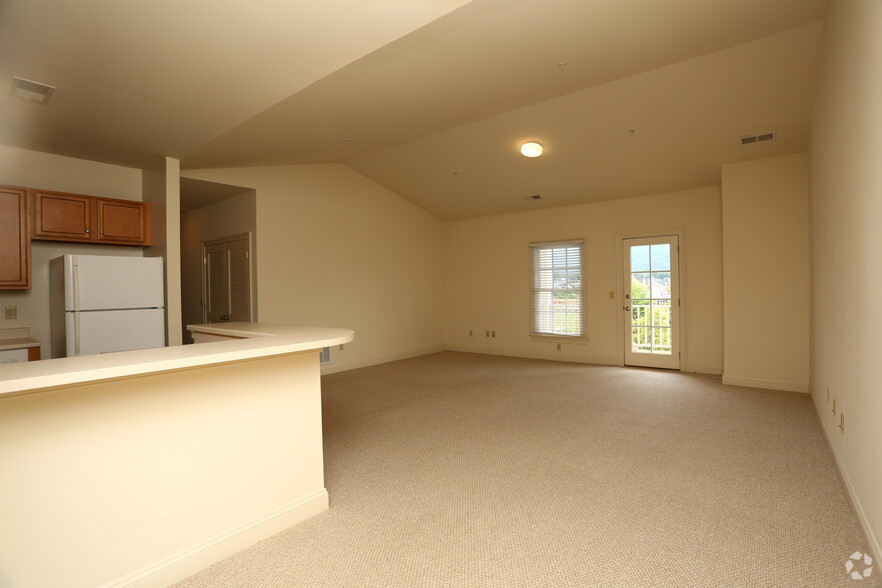 More Photos Of 1005 Heathercroft Cir, Crozet Apartments For Lease