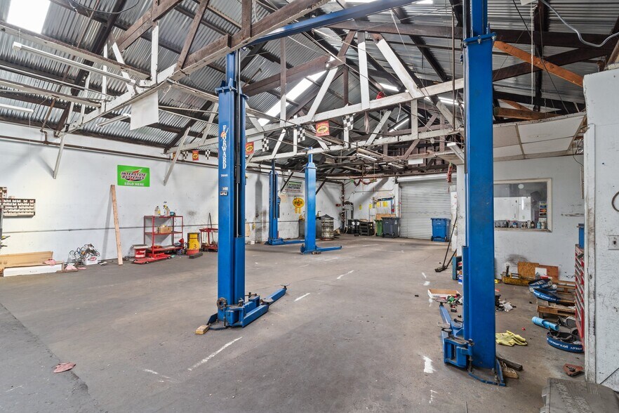 More Photos Of 7244 Mission St, Daly City Auto Repair For Sale