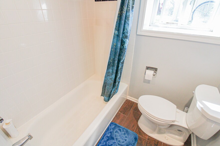 More Photos Of 6667-6669 W Devon Ave, Chicago Apartments For Sale