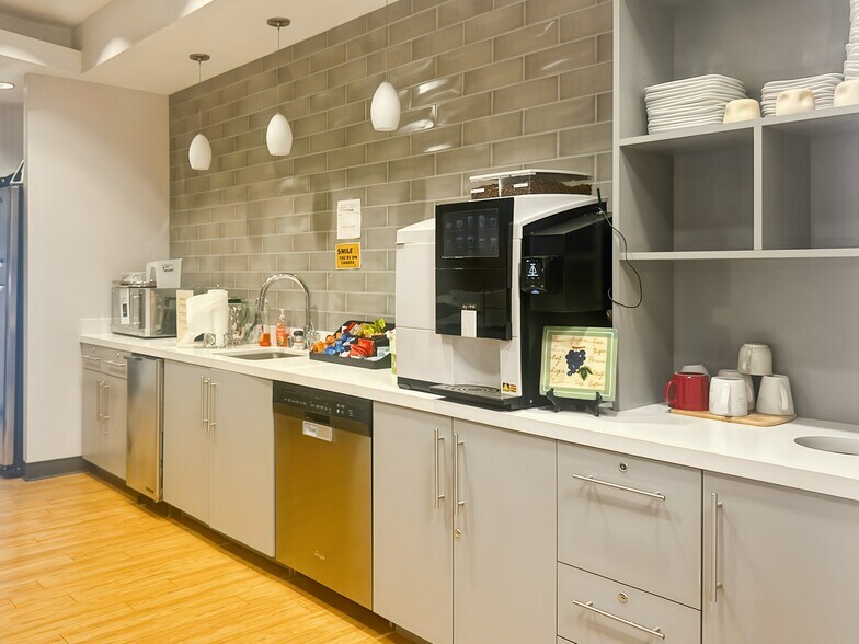 More Photos Of 200-228 Hamilton Ave, Palo Alto Coworking Space