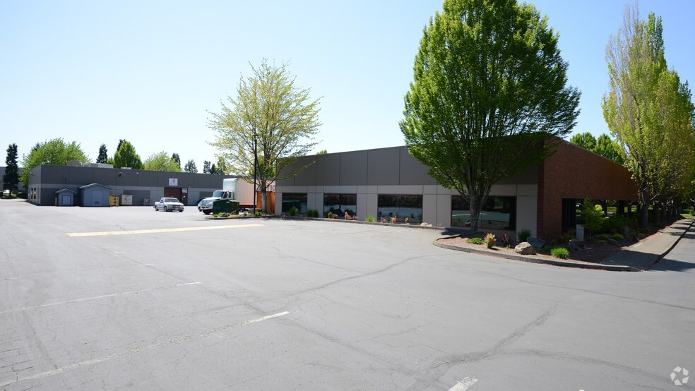 More Photos Of 9500-9560 SW Nimbus Ave, Beaverton Flex For Lease