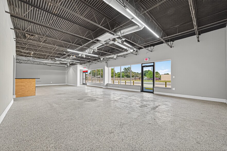More Photos Of 13001-13011 Fondren Rd, Houston Unknown For Lease