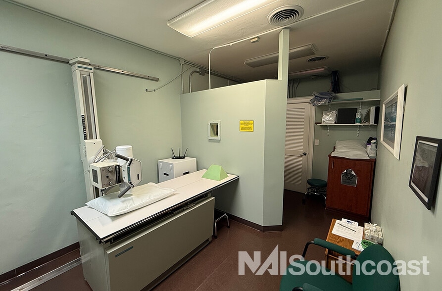 More Photos Of 3395-3405 NW Federal Hwy, Jensen Beach Freestanding For Sale