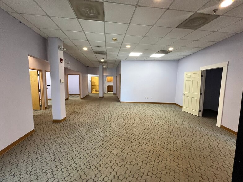 More Photos Of 18 Dartmouth St, Malden Storefront Retail Office For Lease