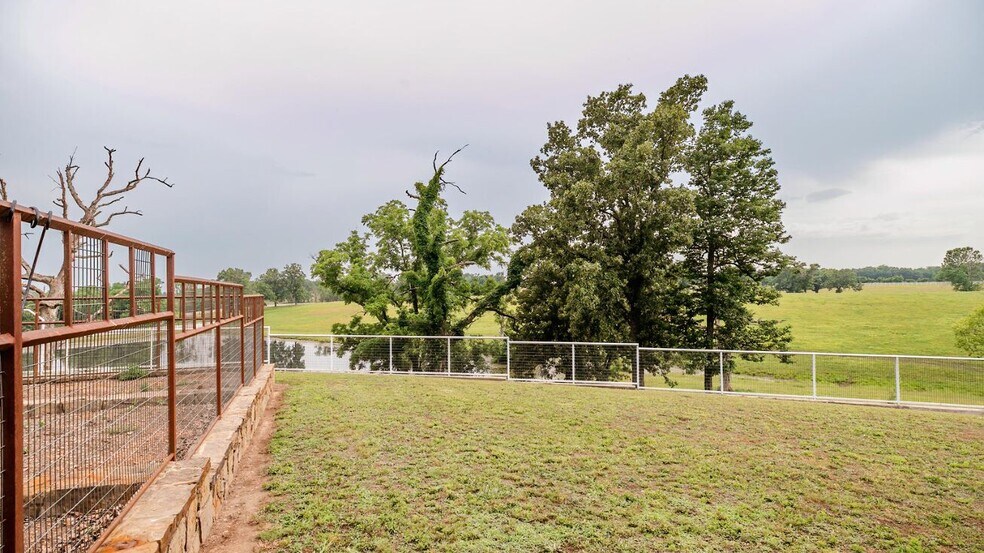 More Photos Of 352 MO-245, Dadeville Horse Stables For Sale