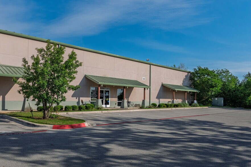 More Photos Of 2105 Ranch Road 620 S, Lakeway Freestanding For Lease
