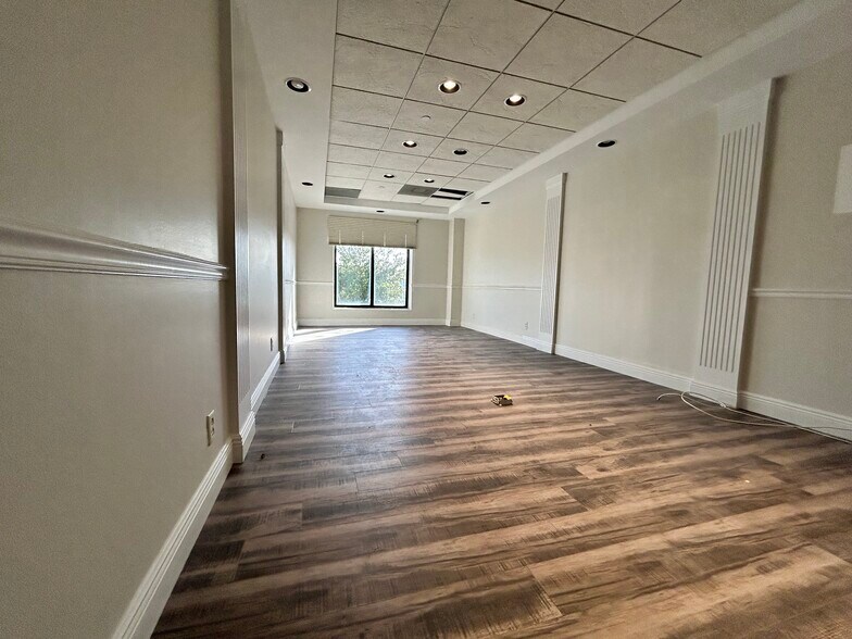 More Photos Of 2055 Liberty St, Hollywood Service For Sale