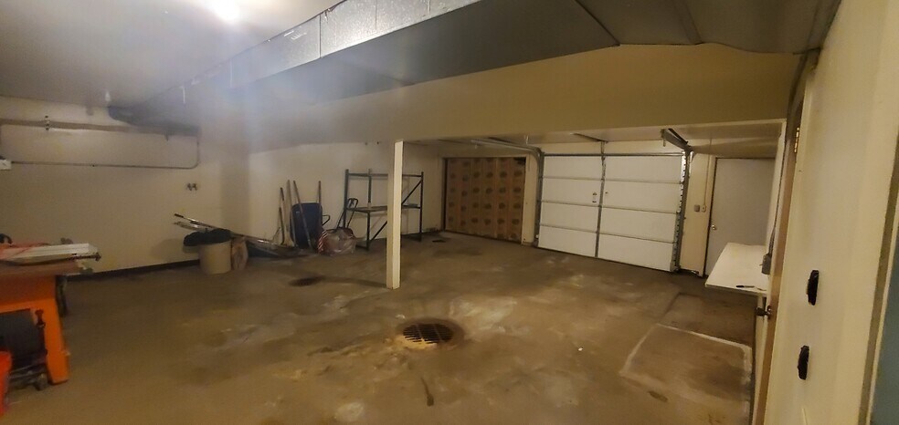 More Photos Of 302 W Corunna Ave, Corunna Office For Sale