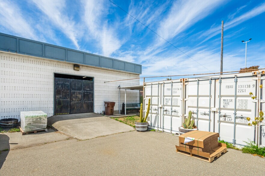 More Photos Of 1033-1107 Ohio Ave, Richmond Industrial For Sale