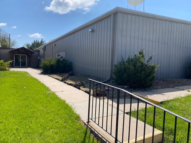 More Photos Of 108 N East St, Malcolm Light Manufacturing For Lease