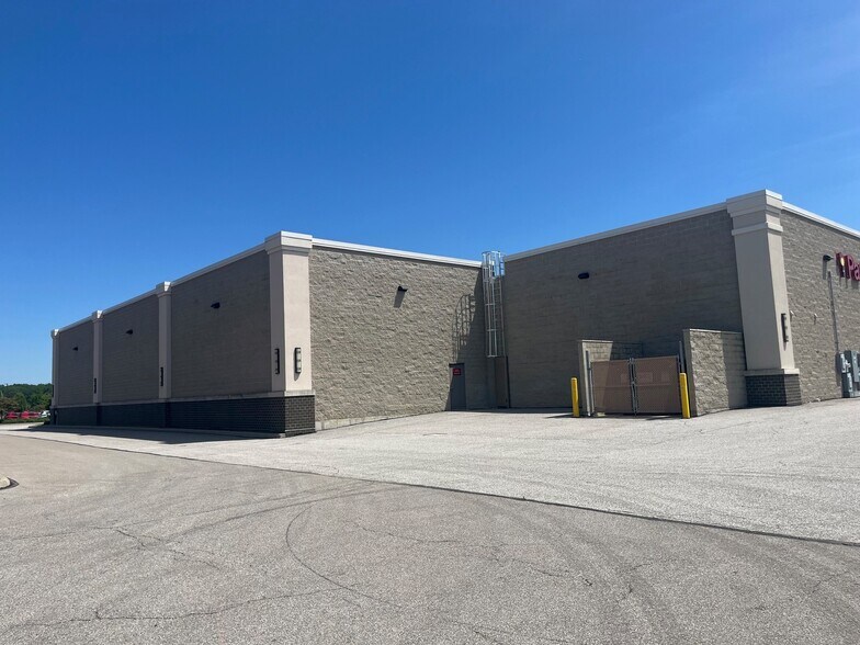 More Photos Of 35425 Chester Rd, Avon General Retail For Lease