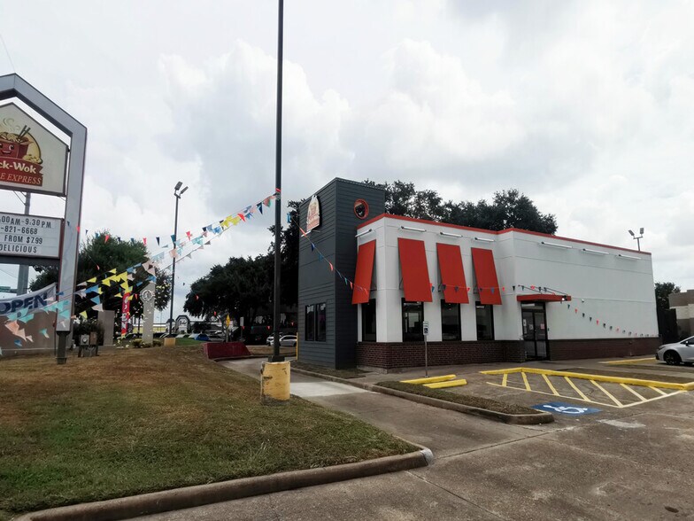 Primary Photo Of 5854 Highway 6 N, Houston Freestanding For Lease