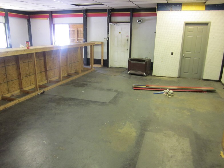 More Photos Of 15045 Maccorkle Ave, Cabin Creek Auto Repair For Sale