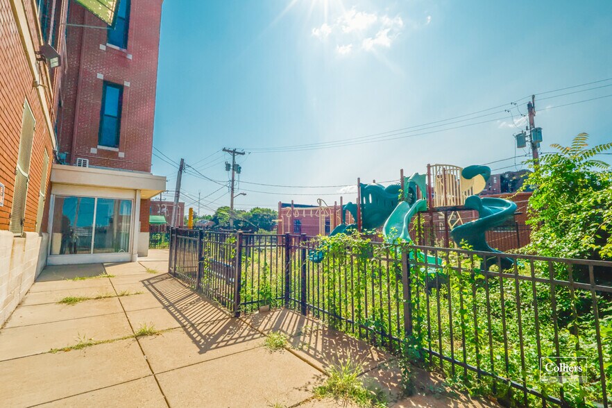 More Photos Of 1908 Wylie Ave, Pittsburgh Office For Lease