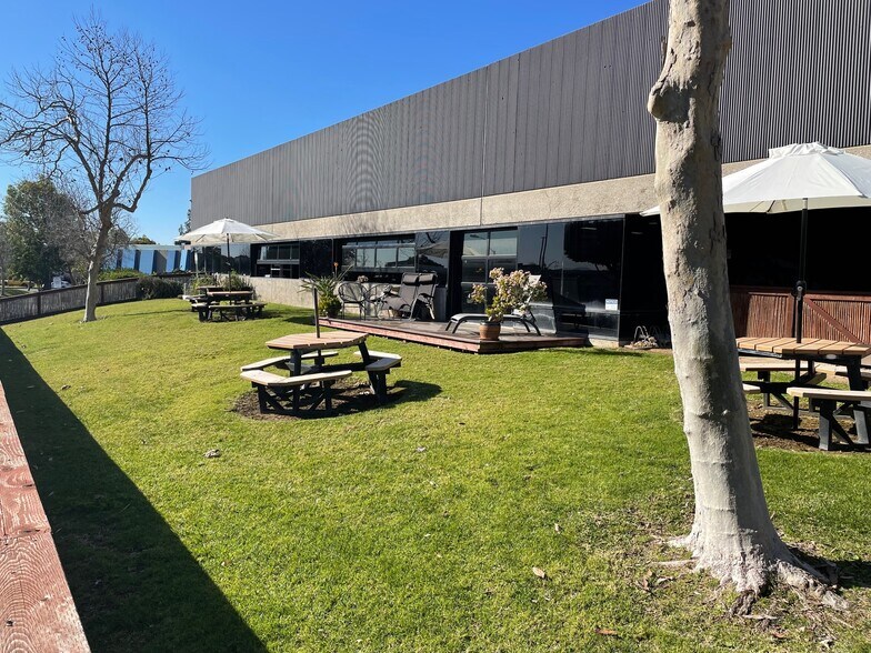 More Photos Of 6675 Mesa Ridge Rd, San Diego Office For Lease