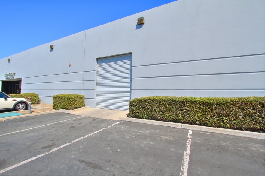More Photos Of 1210 E Lexington Ave, Pomona Warehouse For Lease