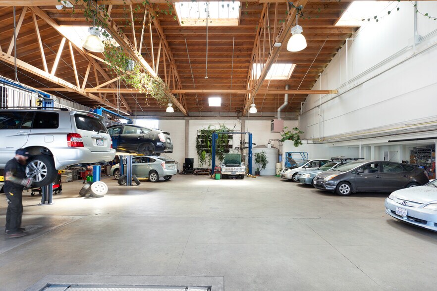 More Photos Of 475 9th St, San Francisco Warehouse For Lease