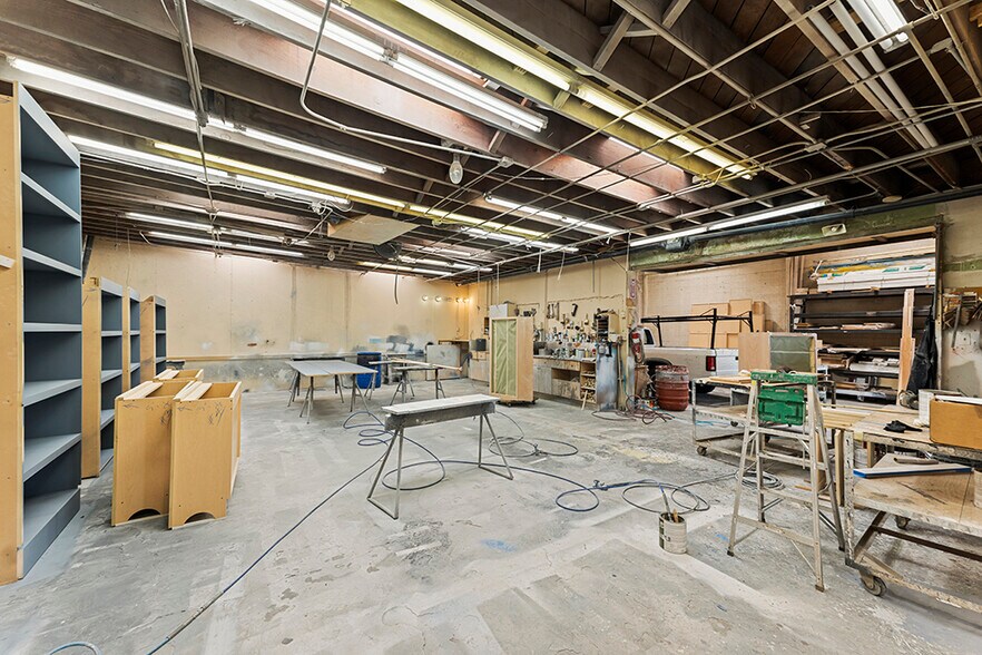 More Photos Of 7438 Varna Ave, North Hollywood Warehouse For Sale