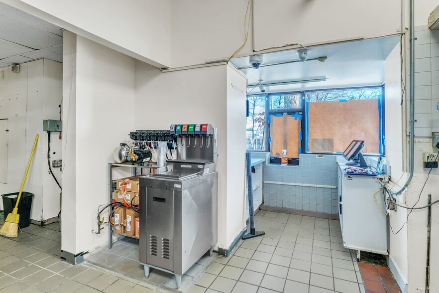 More Photos Of 1535 Memorial Dr, Chicopee Restaurant For Sale