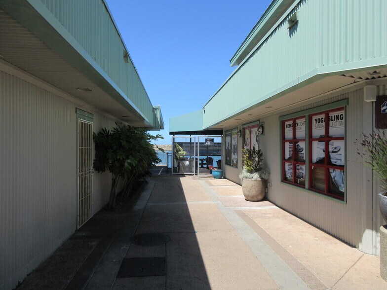 More Photos Of 715 Embarcadero, Morro Bay Restaurant For Lease