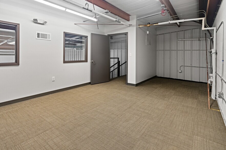 More Photos Of 4049 Chris SW Dr, Huntsville Warehouse For Lease