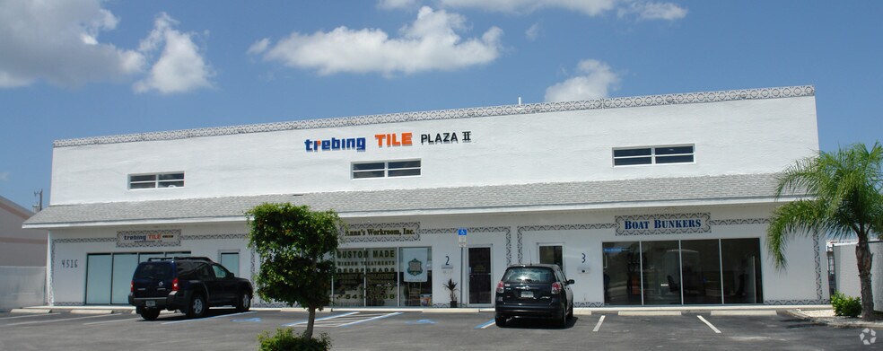 More Photos Of 4516 SE 16th Pl, Cape Coral Showroom For Lease