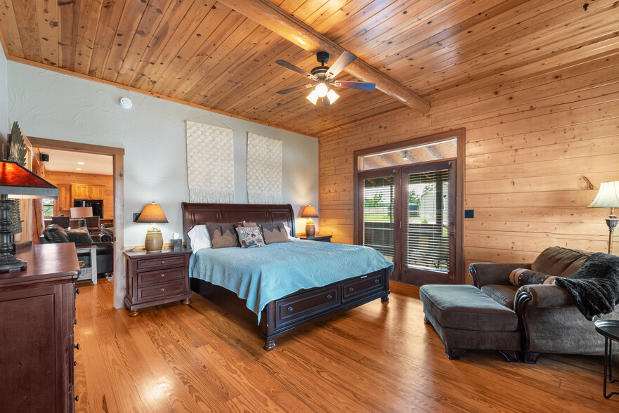 More Photos Of 3607 Lone Man Mountain Rd, Wimberley Hotel For Sale