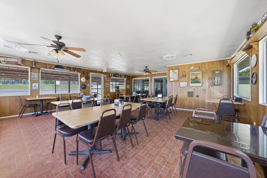 More Photos Of 1008 State Highway 6, Marlin Warehouse For Sale