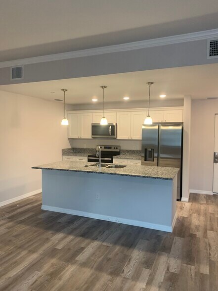 More Photos Of 2771 Royal Palm Ave, Fort Myers Apartments For Sale