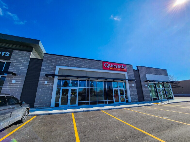 More Photos Of 1475 Huron Church Rd, Windsor Freestanding For Lease