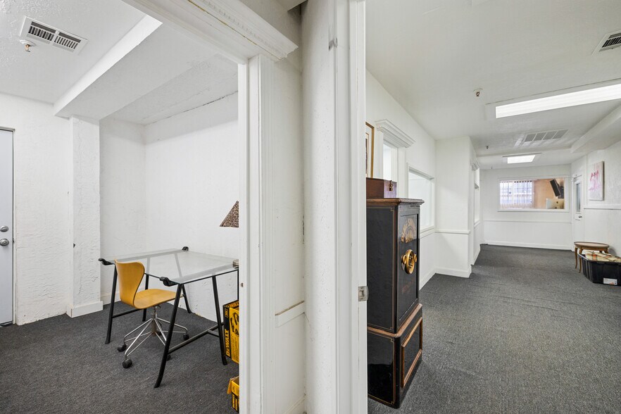 More Photos Of 4775-4779 E Ramon Rd, Palm Springs Warehouse For Sale