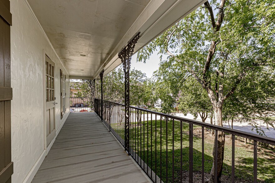 More Photos Of 673 E Airport Ave, Baton Rouge Office Residential For Sale