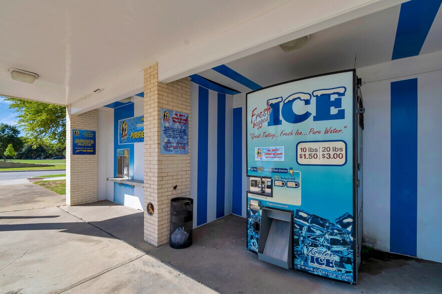 More Photos Of 525 W Irving Blvd, Irving Carwash For Sale