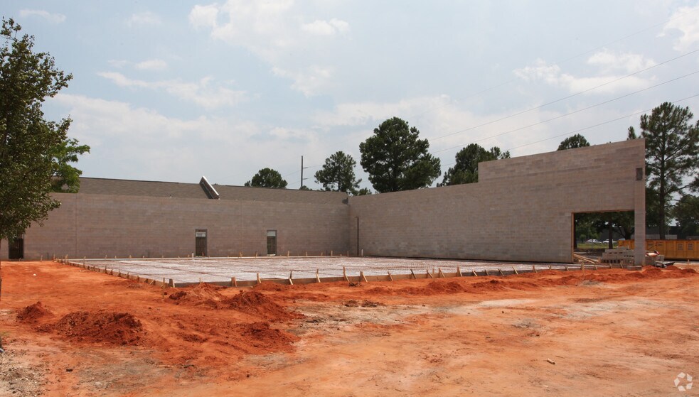 More Photos Of 3653-3659 Airport Blvd, Mobile Unknown For Lease