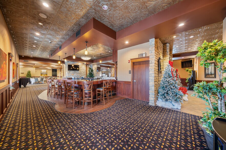 More Photos Of 3177 French Rd, De Pere Freestanding For Sale