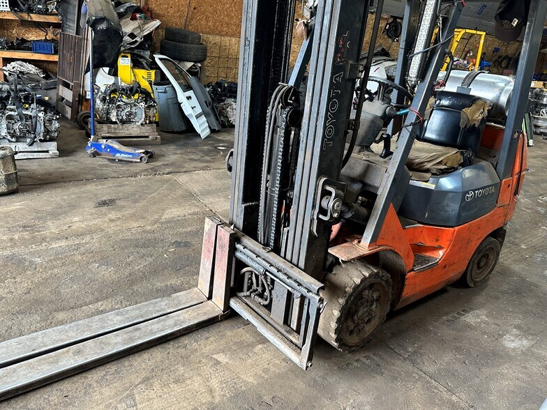 More Photos Of 3127 S Wagner Rd, Ann Arbor Auto Salvage Facility For Sale