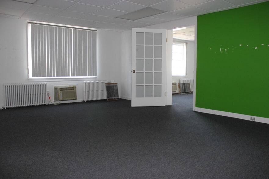 More Photos Of 2348 Whitney Ave, Hamden Storefront Retail Office For Lease