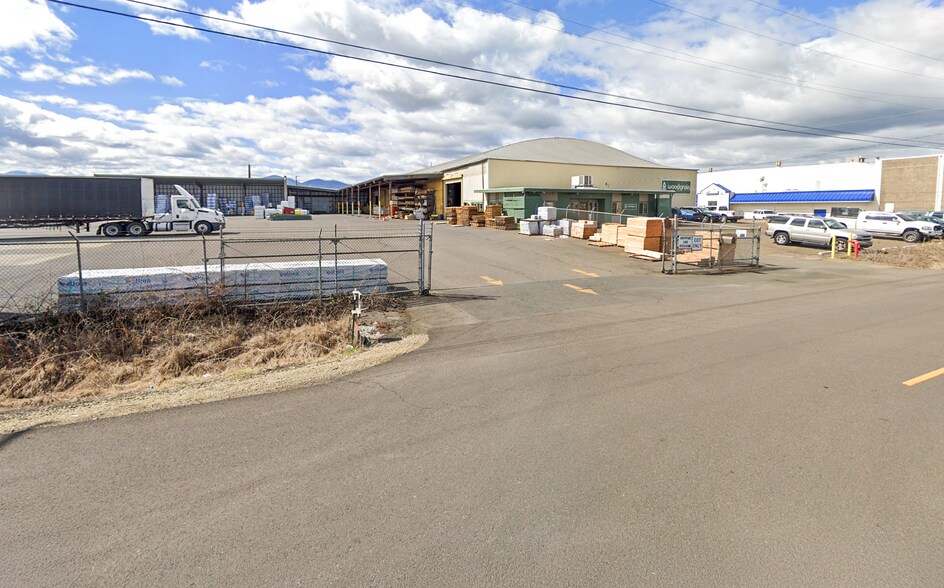More Photos Of 2194 Sage Rd, Medford Warehouse For Sale