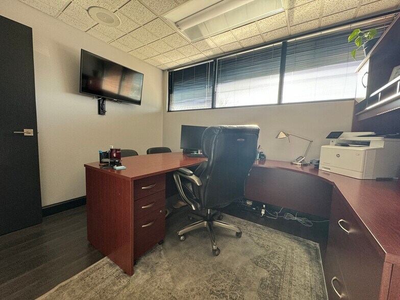 More Photos Of 190 Russell St, Hadley Medical For Lease