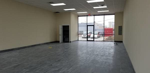 More Photos Of 6580 Southwest Fwy, Houston Storefront For Lease