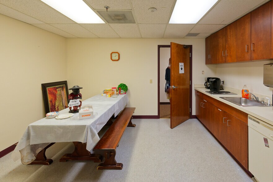 More Photos Of 29 E Mountain St, Worcester Office For Sale