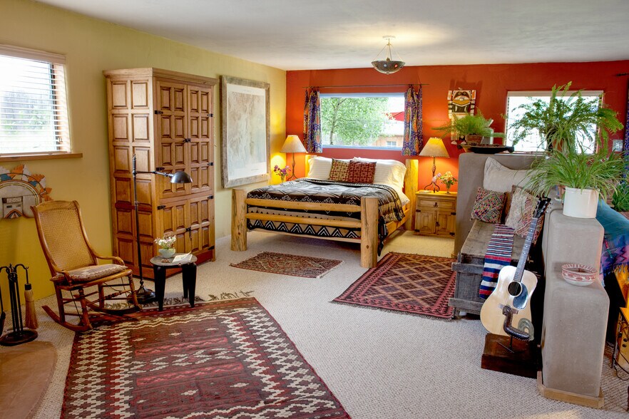 More Photos Of 613 Callejon Rd, Taos Hospitality For Sale