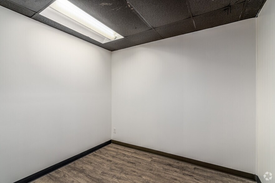 More Photos Of 625 Industrial Blvd, Austin Warehouse For Lease